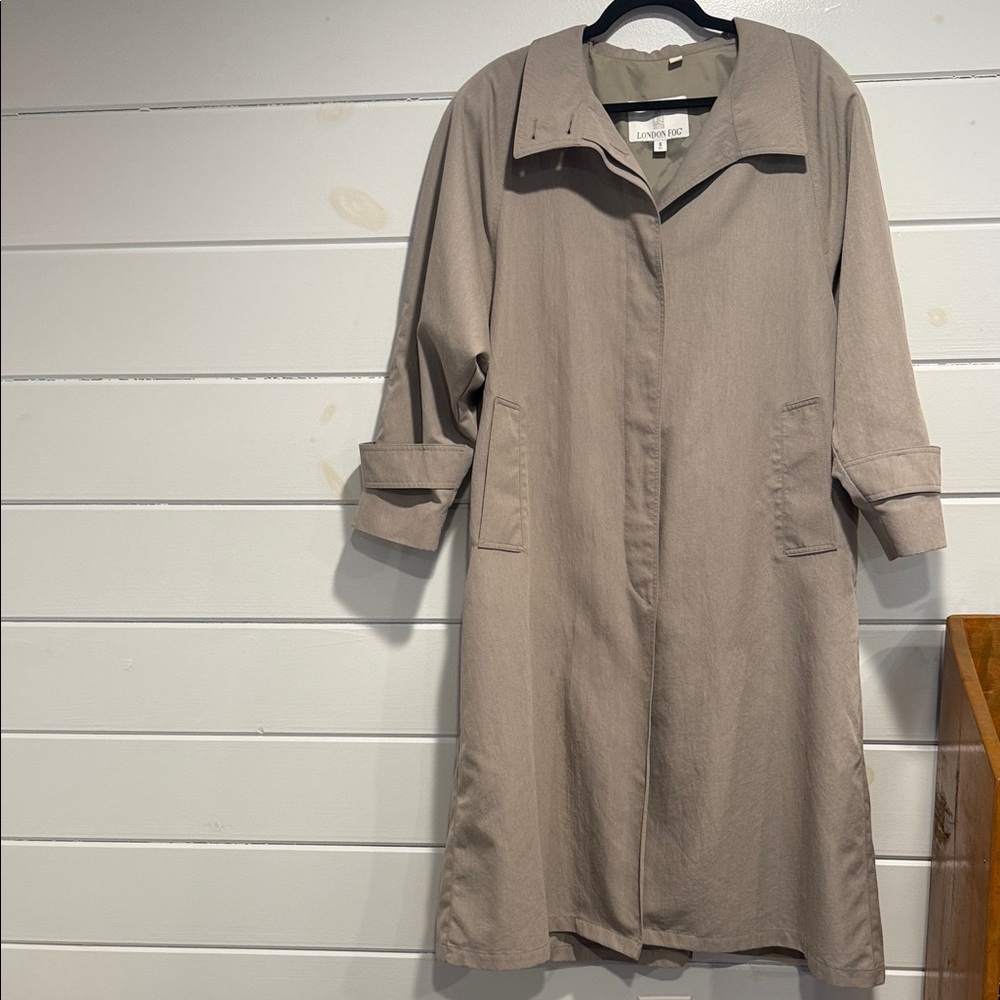 London Fog Tan Trench Coat size - 8 reg